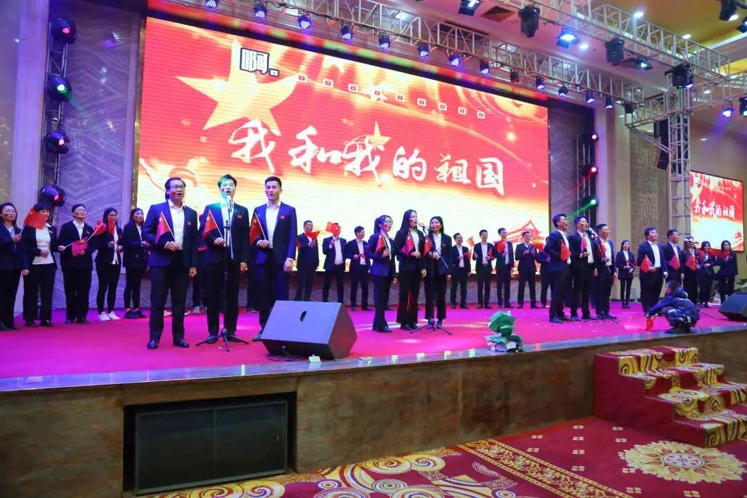 金虎迎新·領(lǐng)跑2022 | 集團(tuán)年度總結(jié)會(huì)暨新年晚會(huì)完美落幕！(圖22)